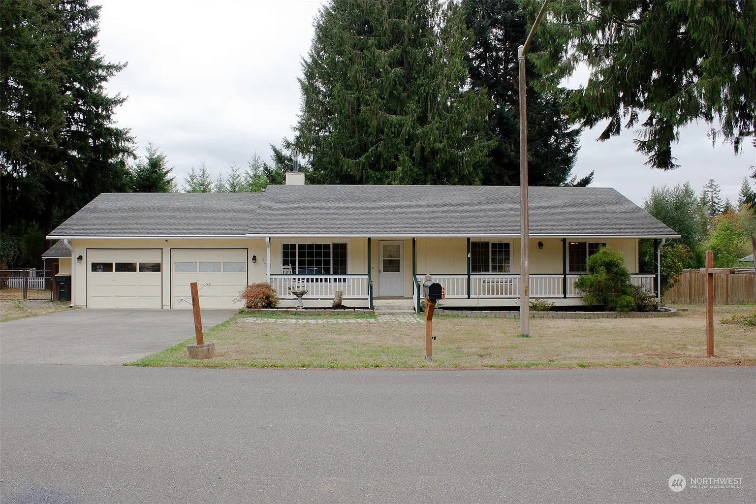 320 Country Estates Drive W photo 1