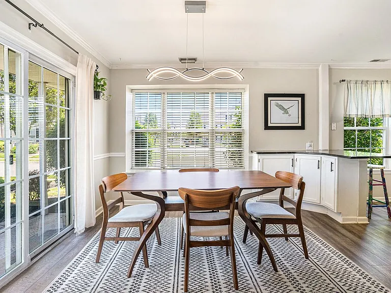 5905 Drawbridge Ct — Photo 4
