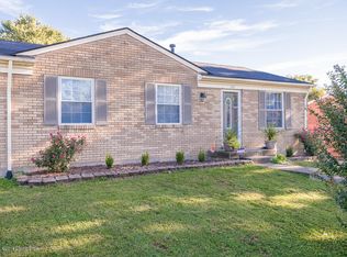 142 Summers Dr, Louisville, KY 40229