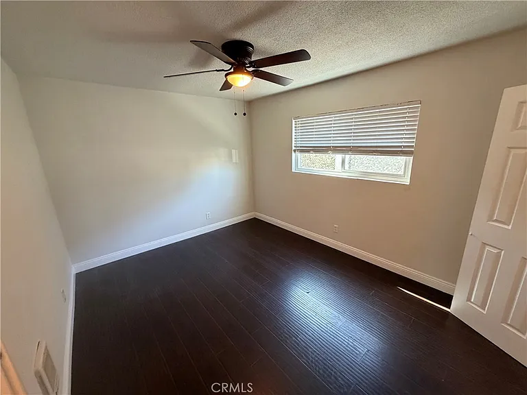 2530 Carmona Ave — Photo 14