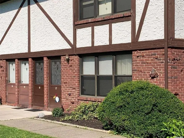 19 Bailey Court #19, Middle Island, NY 11953