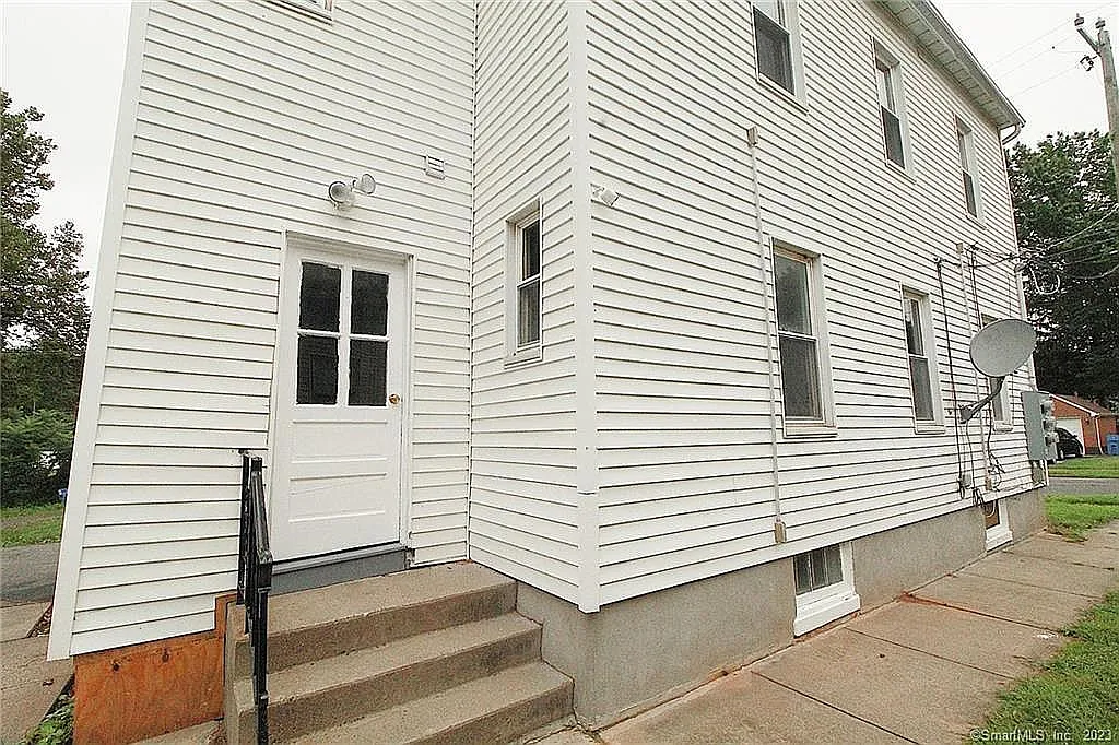 2 bed, $1,900 — Photo 2