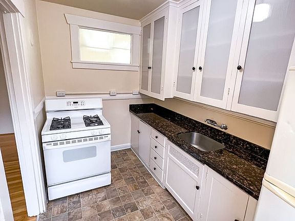 4th image of 621 1st Ave #308