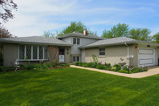8348 Grandview Ln photo 1