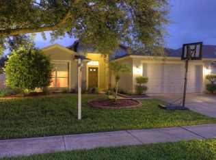 28531 Fairweather Dr, Zephyrhills, FL 33543