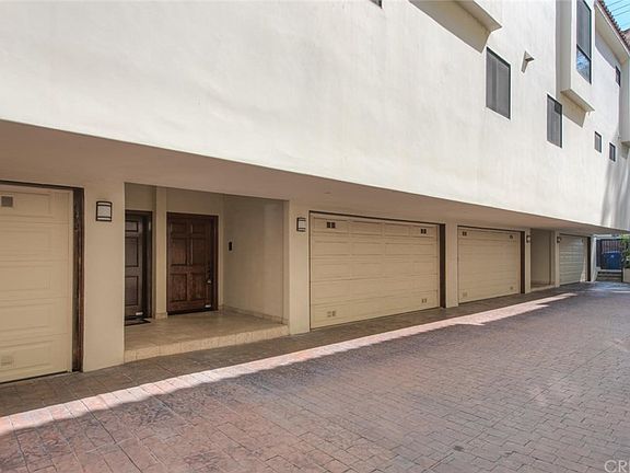 2nd image of 4332 Gentry Ave APT 3