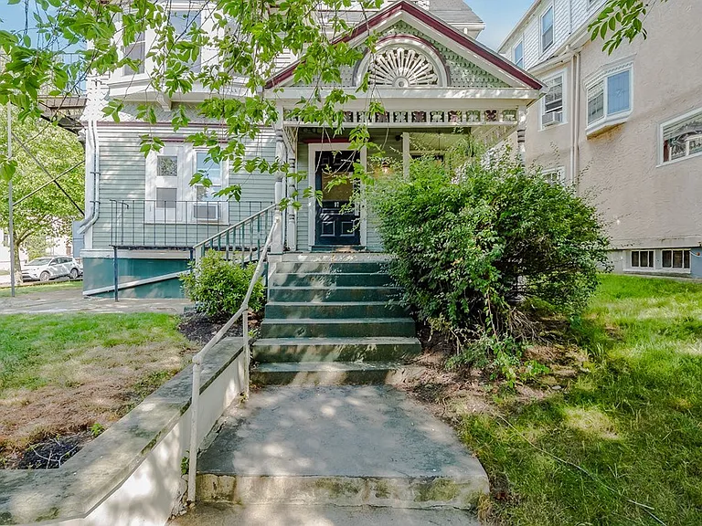 95 College Ave #1 — Photo 11