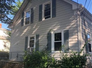 10 Mount Hope Ave, Bristol, RI 02809