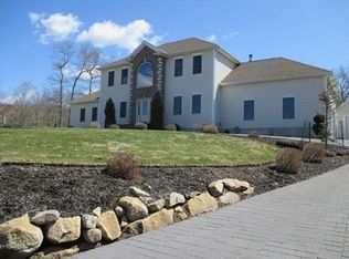 41 Bentley Ln, Westport, MA 02790