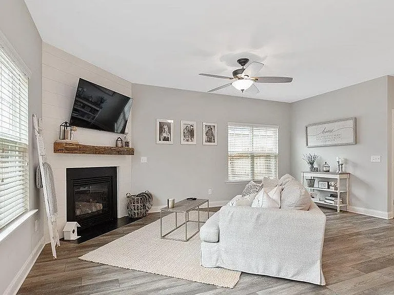 715 Hunters Ridge Dr — Photo 8
