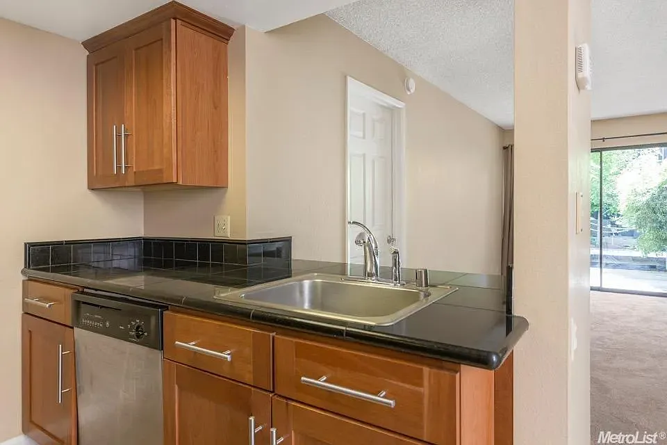 1 bed, 642 sqft, $1,550 — Photo 1