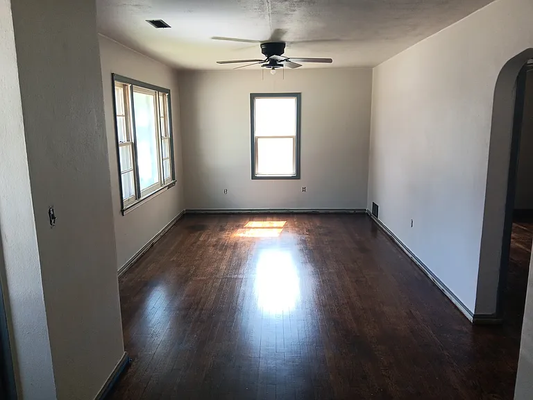 111 Lakeview Dr — Photo 6