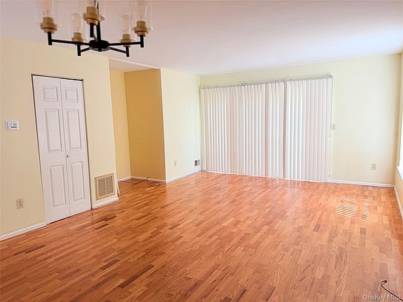 5th image of 30 Burnett Way