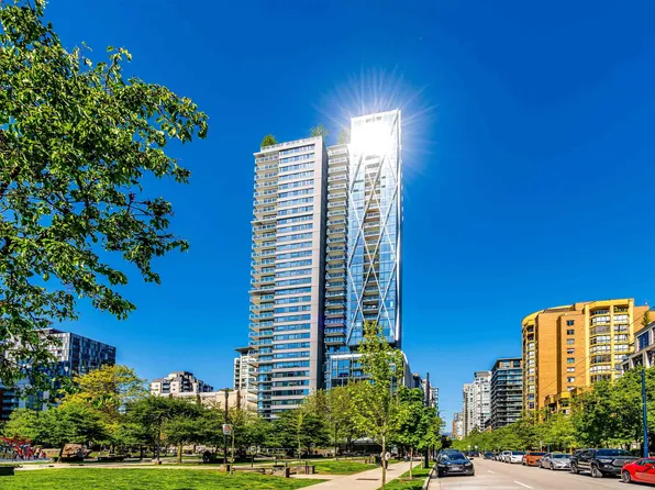 1111 Richards St #2703, Vancouver, BC V6B 0S3