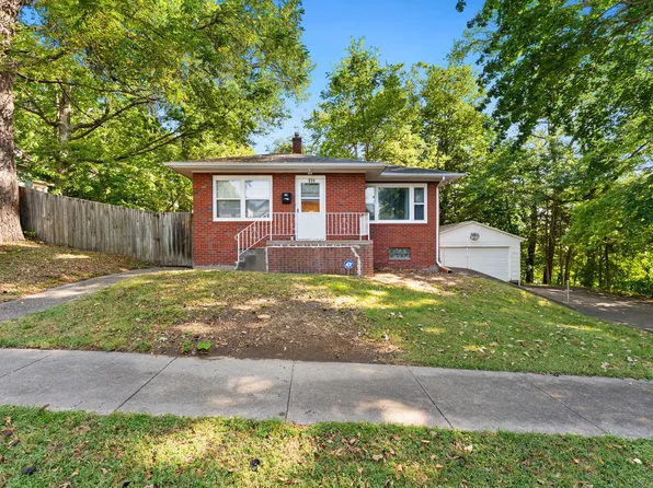 811 Hershey Ct, Muscatine, IA 52761