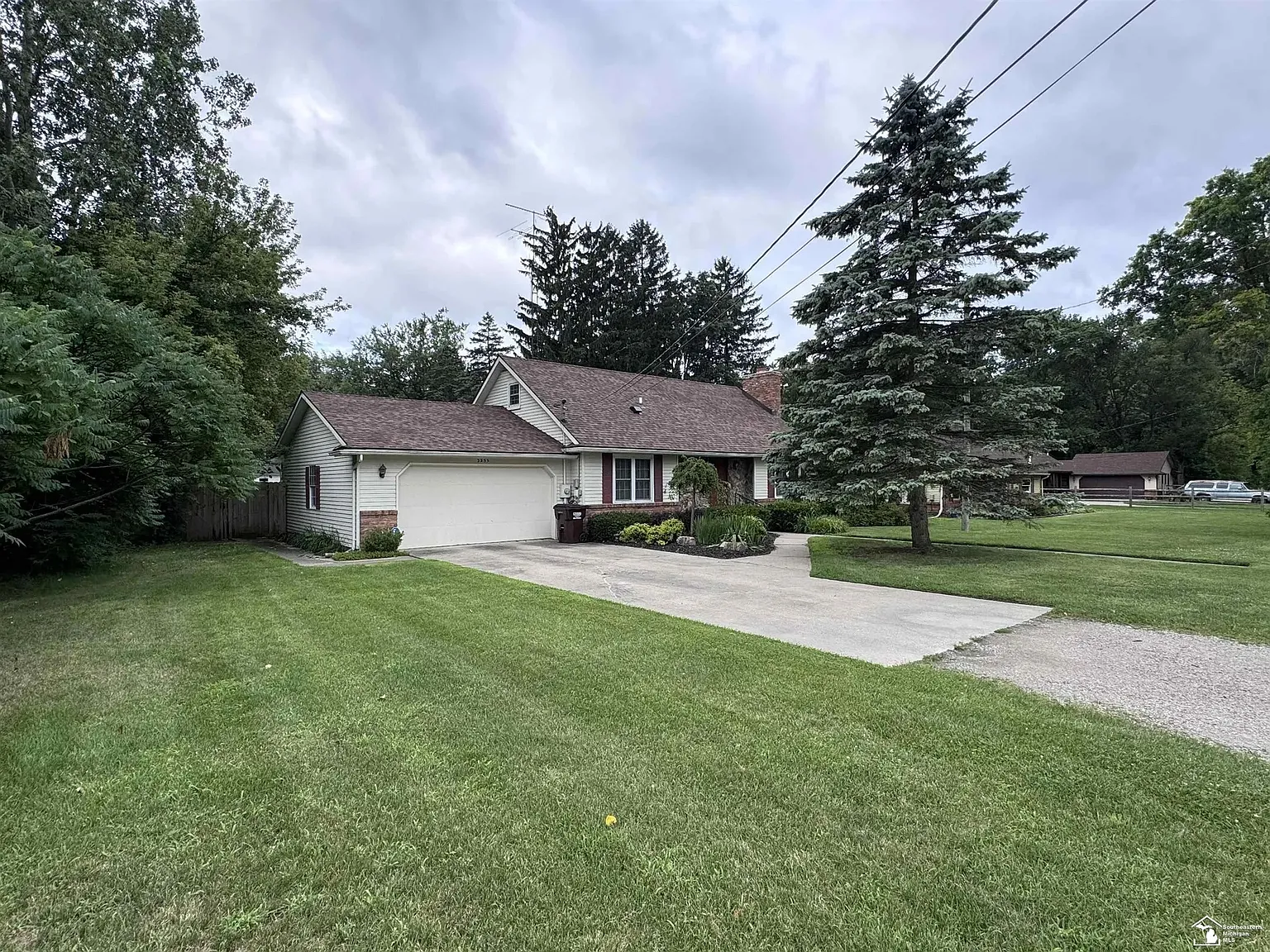 3 bed, 1.5 bath, 1574 sqft, $1,700 — Photo 1