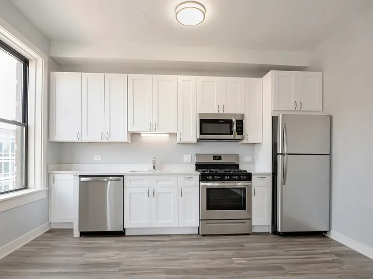 1859 W Chicago Ave #4F — Photo 3