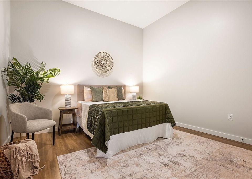 1st image of 22 Elm St #401