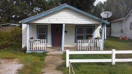 1st image of 817 Warren St