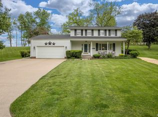 306 Oakview Dr, Aledo, IL 61231