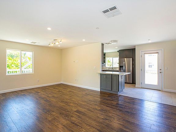 5th image of 240 W Linden Ave #202