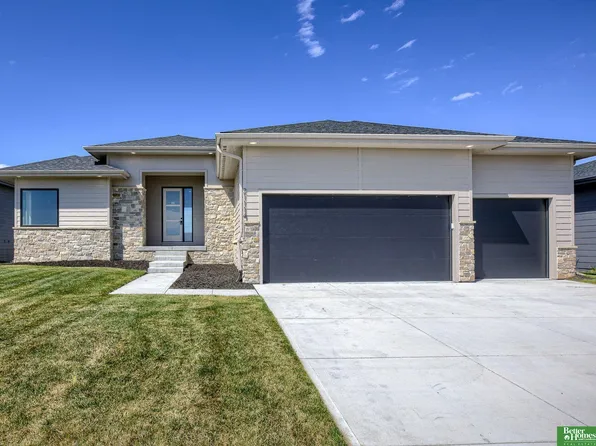 21114 Atwood Ave, Elkhorn, NE 68022