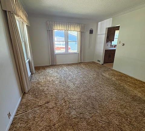 4th image of 808 Grove Ave
