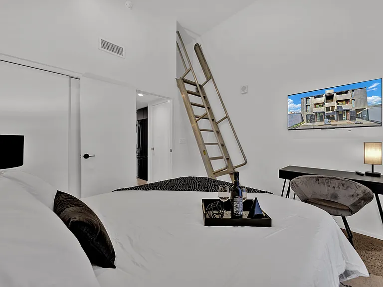 2323 2nd Ave S #1B — Photo 3