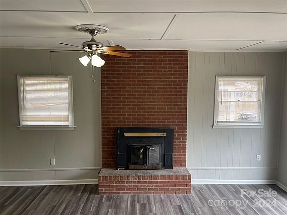 2nd image of 1306 Northwoods Dr