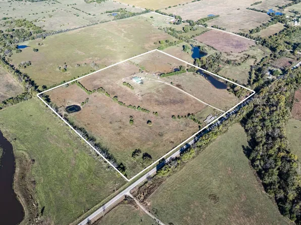 2469 County Road 2700, Caney, KS 67333