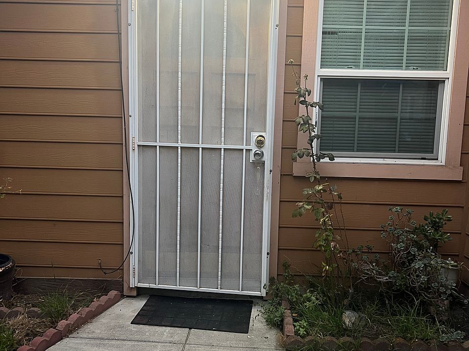 1st image of 458 N 15th St