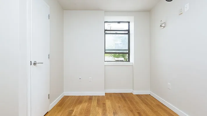 Rented by Nooklyn NYC LLC | media 44