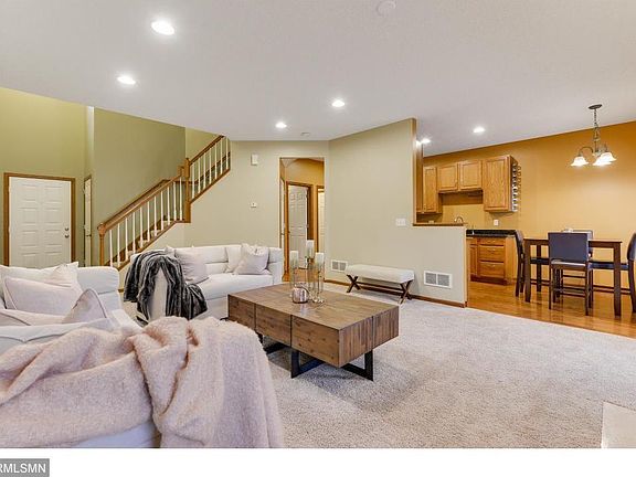 2nd image of 574 Sutherland Dr