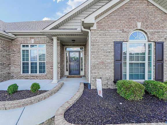 3rd image of 416 Creekwater Cir NW