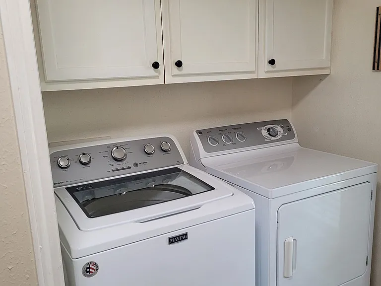 2100 Windsor Dr #6 — Photo 14