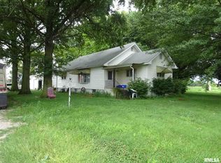 157 Yard Ln, Farmersville, IL 62533