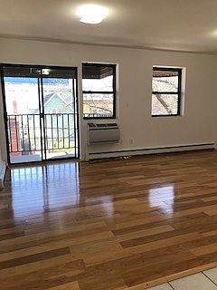 1st image of 2322 29th St APT 3