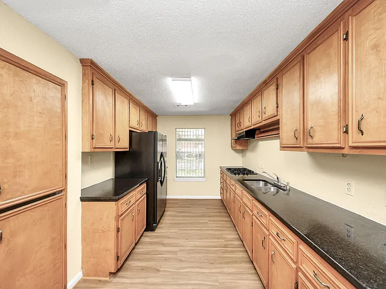 8105 Lanham Ln — Photo 11