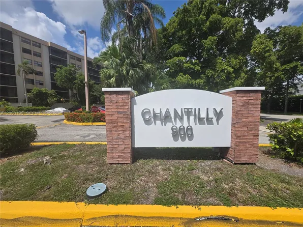 900 NE 195th St APT 109, North Miami Beach, FL 33179