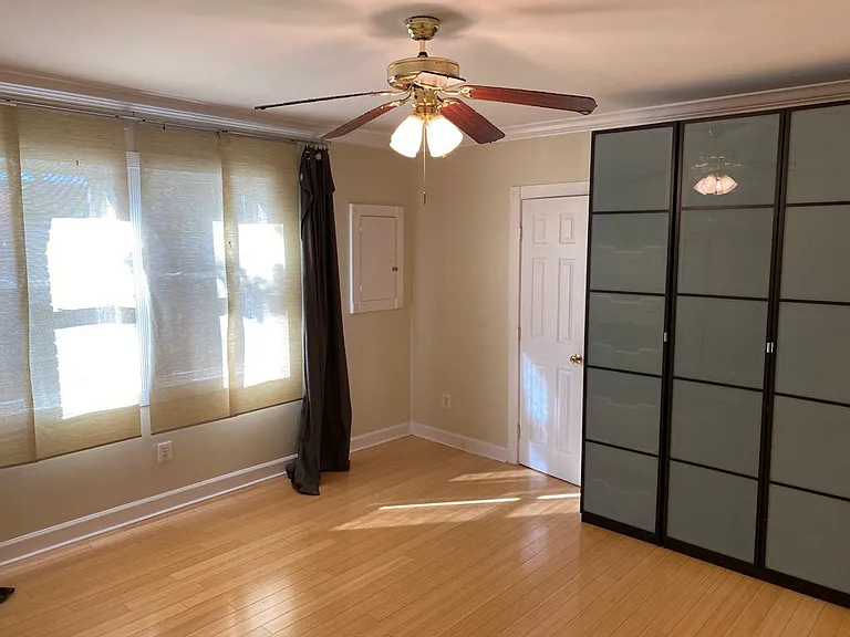 1242 Queen St NE #4 — Photo 20