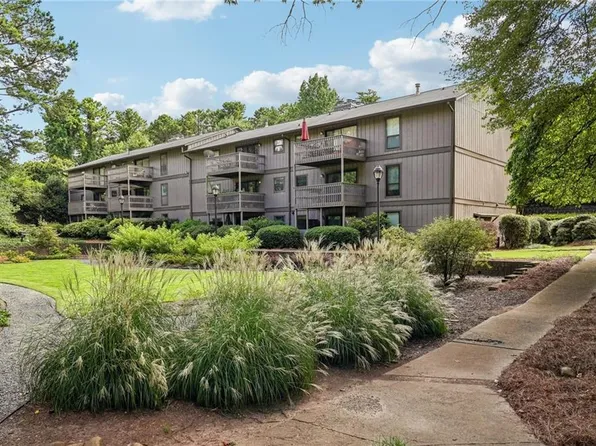 511 Embers Dr SE, Marietta, GA 30067