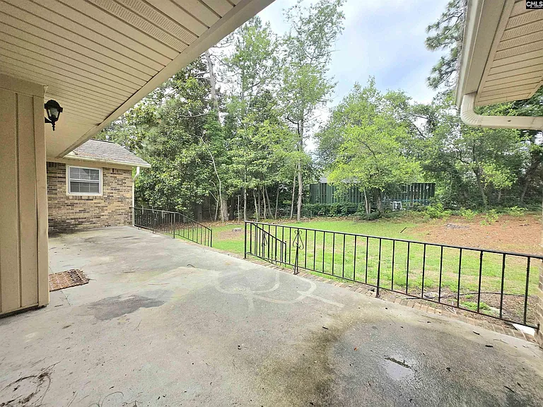 77 Northlake Rd — Photo 45