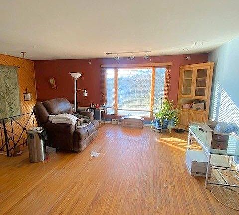 4th image of 3319 Humpton Rd