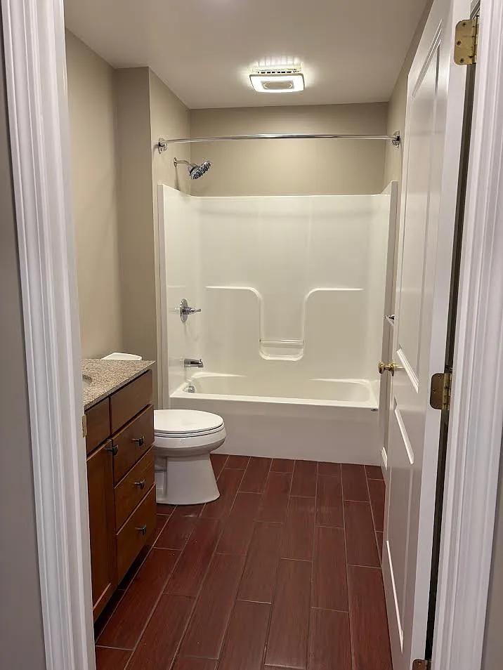 2 bed, 986 sqft, $2,000 — Photo 3