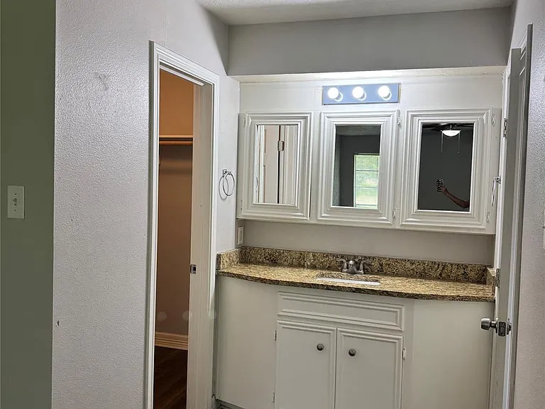 3302 Tompkins Dr — Photo 5