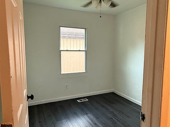 5th image of 330 Middle St
