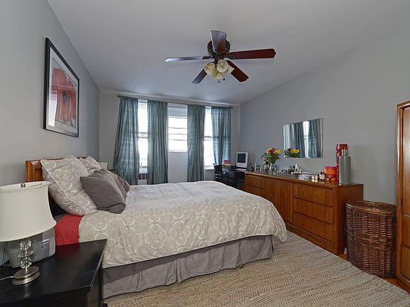 3rd image of 5639 Netherland Ave