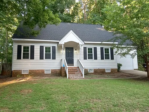 9412 Dominion Blvd Photo 1