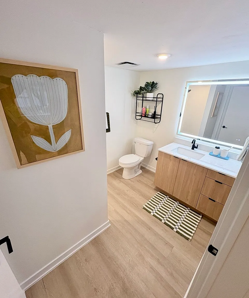 2 bed, 963 sqft, $1,899 — Photo 2
