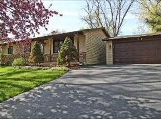 28587 W High Rd, Ingleside, IL 60041